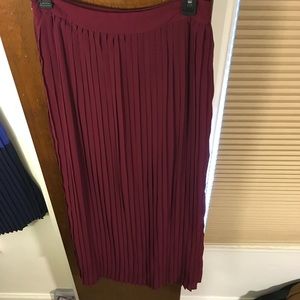 Long maxi pleated skirt